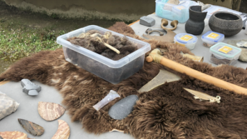 Stone Age Artefact Handling for All Ages