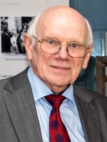 Photography – The First Hundred Years with Andy Kelly. A brief look at the development of photography, featuring some of the earliest photographers and photographs from Cork and West Waterford