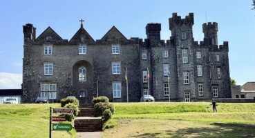 Tour of Donamon Castle and Stonehams lough