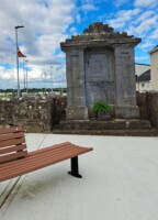 Talk on the Parnell Monument
