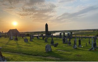 ISL Tour of Clonmacnoise Monastic site