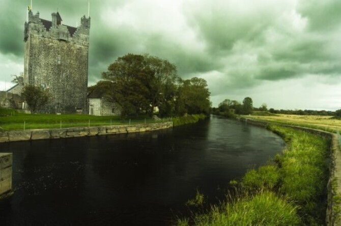 Claregalway Castle 2a scaled 600x398