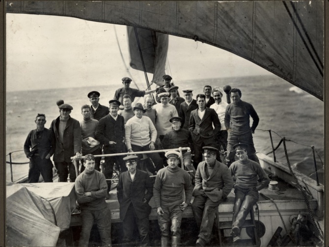 Endurance Crew on the deck of Endurance