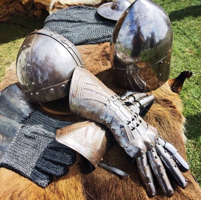 Medieval Armoury Display Trim Castle Medieval Armoury Display Trim Castle