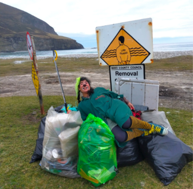 Beach clean clown Beach clean clown