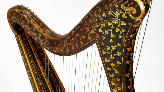 John egan harp close up John egan harp close up