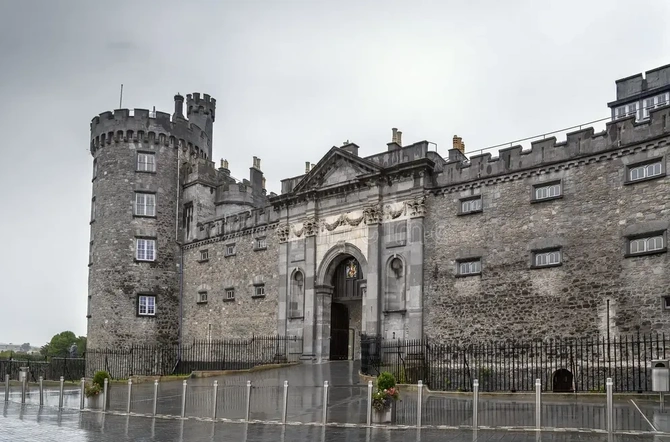 Kilkenny castle ireland built main gate Kilkenny castle ireland built main gate
