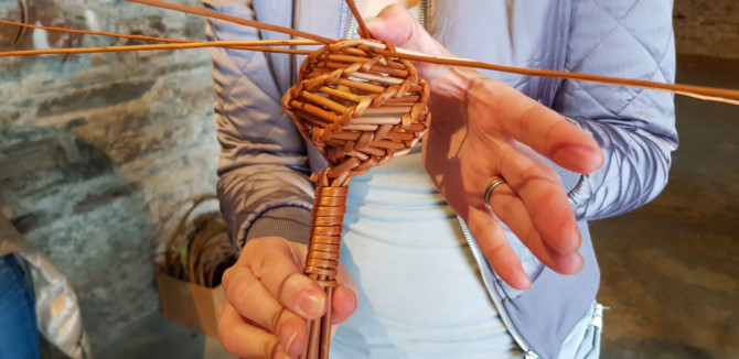 Willow weaving mini workshop: Make a rattle